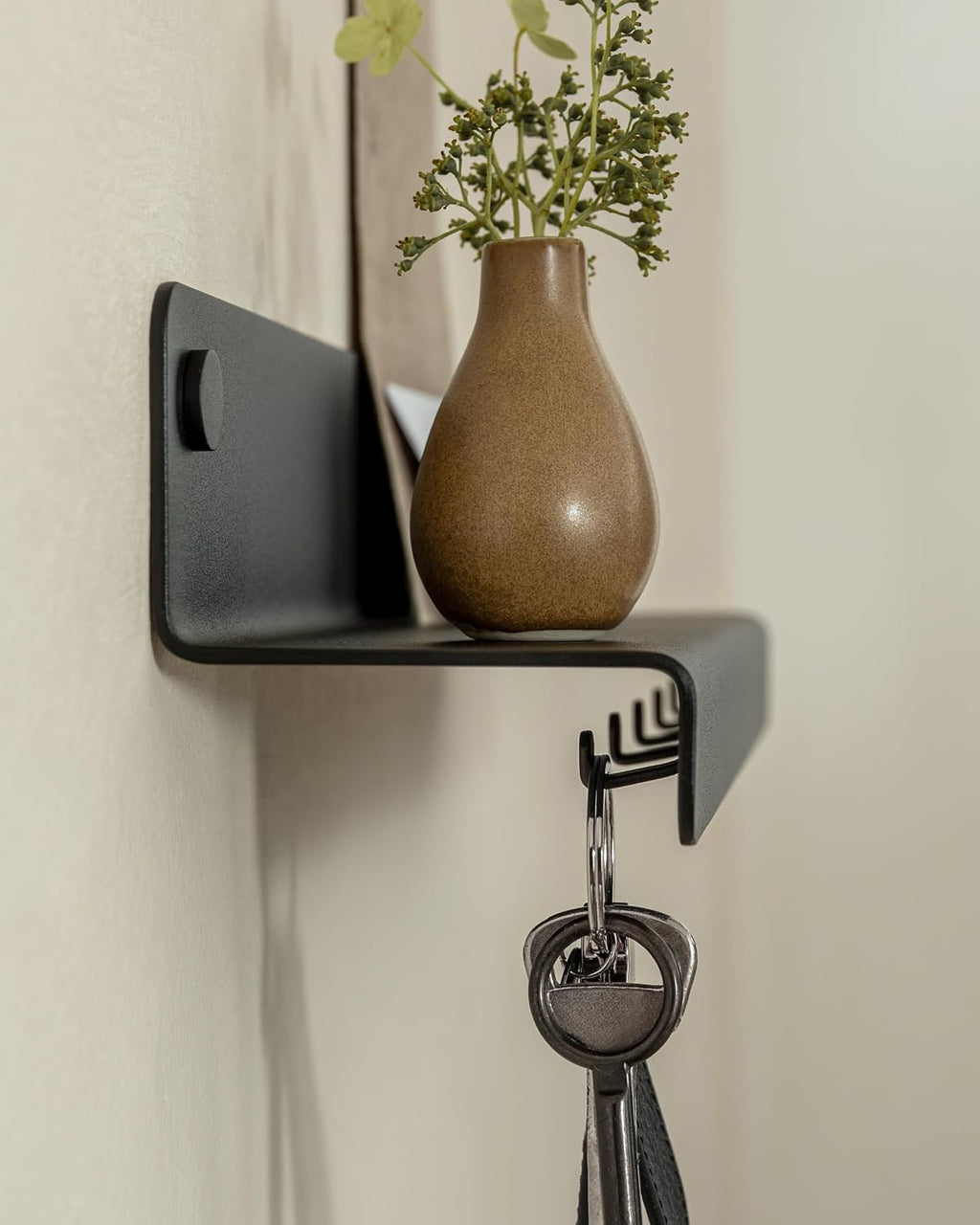 Kazai. Key Holder for Wall 'Holmsen' | Minimalist Key Hooks Design from Berlin | Modern Key Hanger with Metal Shelf | Key Hook Wall Mounted as Hallway Furniture | Black