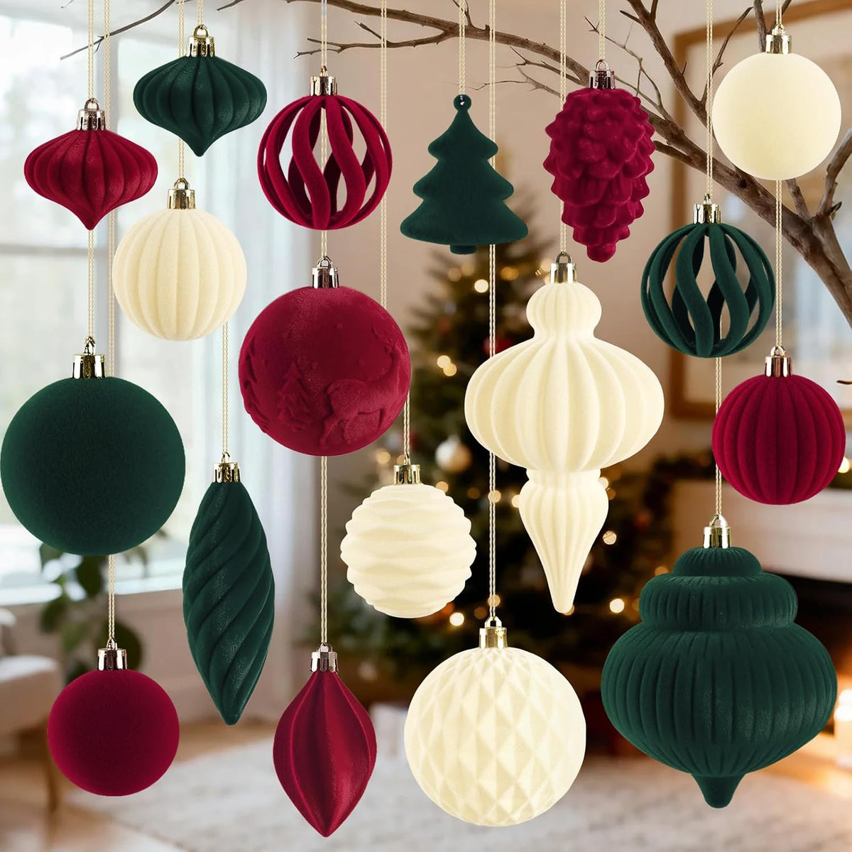 18Pcs Velvet Christmas Tree Ornaments Set, Flocked Hanging Christmas Balls Ornaments, Shatterproof Red Green White Hanging Balls Decorations Assortment for Xmas Tree Winter Holiday Home Party Decor