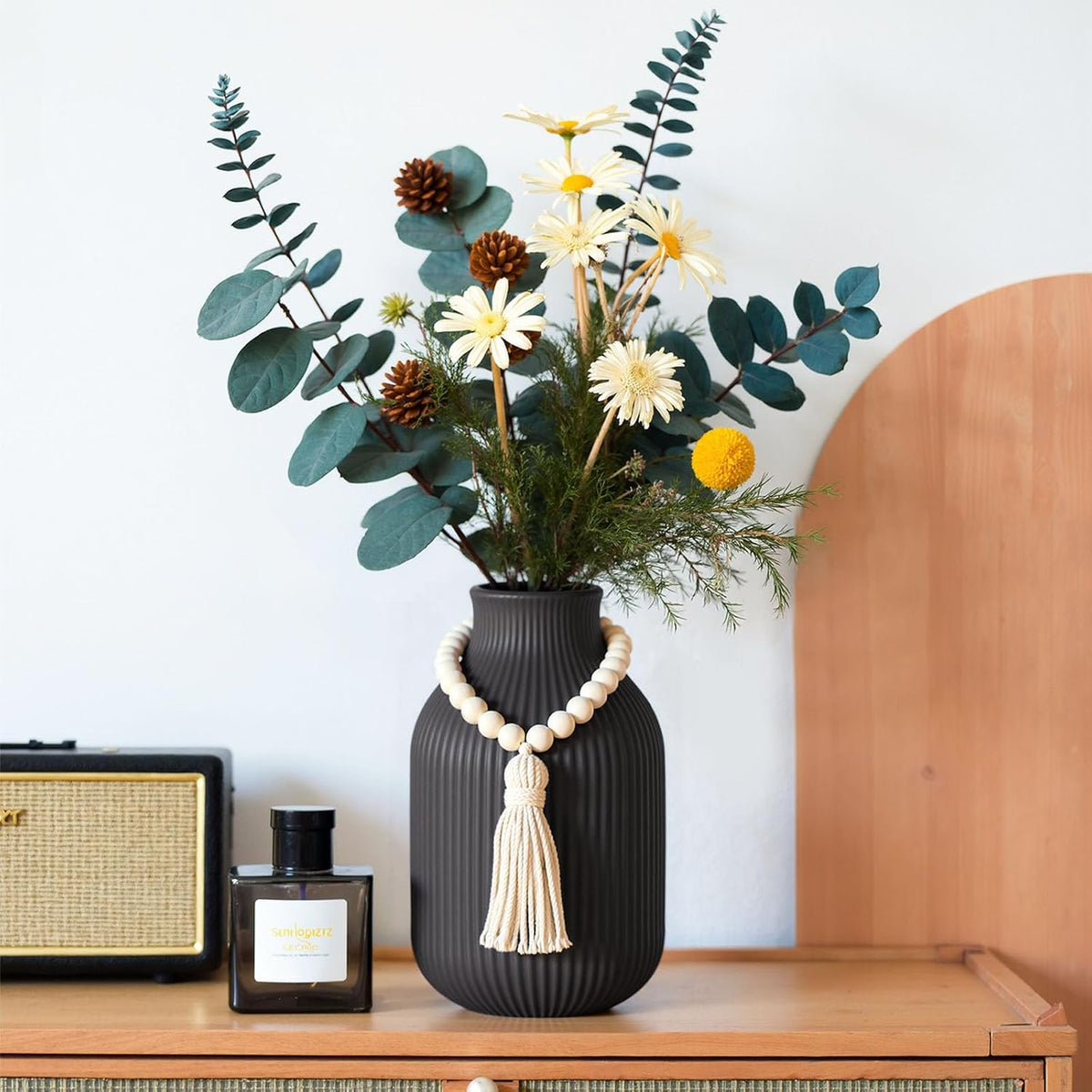 JOHOUSE Black Ceramic Vase, 7.9 Inch Flower Vase for Pampas Grass