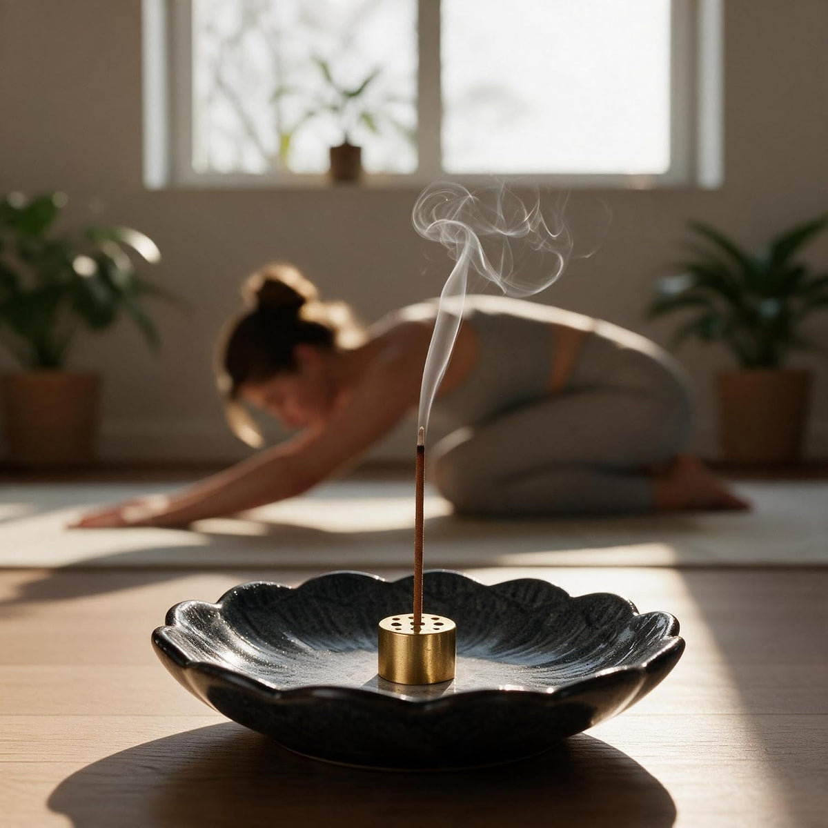 Pinehaven Ceramic Lotus Incense Holder – 5.5 Inch Hand-Sculpted Tray, Brass 9-Hole Insert for Sticks, Palo Santo, Sage & Cones – Japanese Zen Home Décor for Meditation (Black)