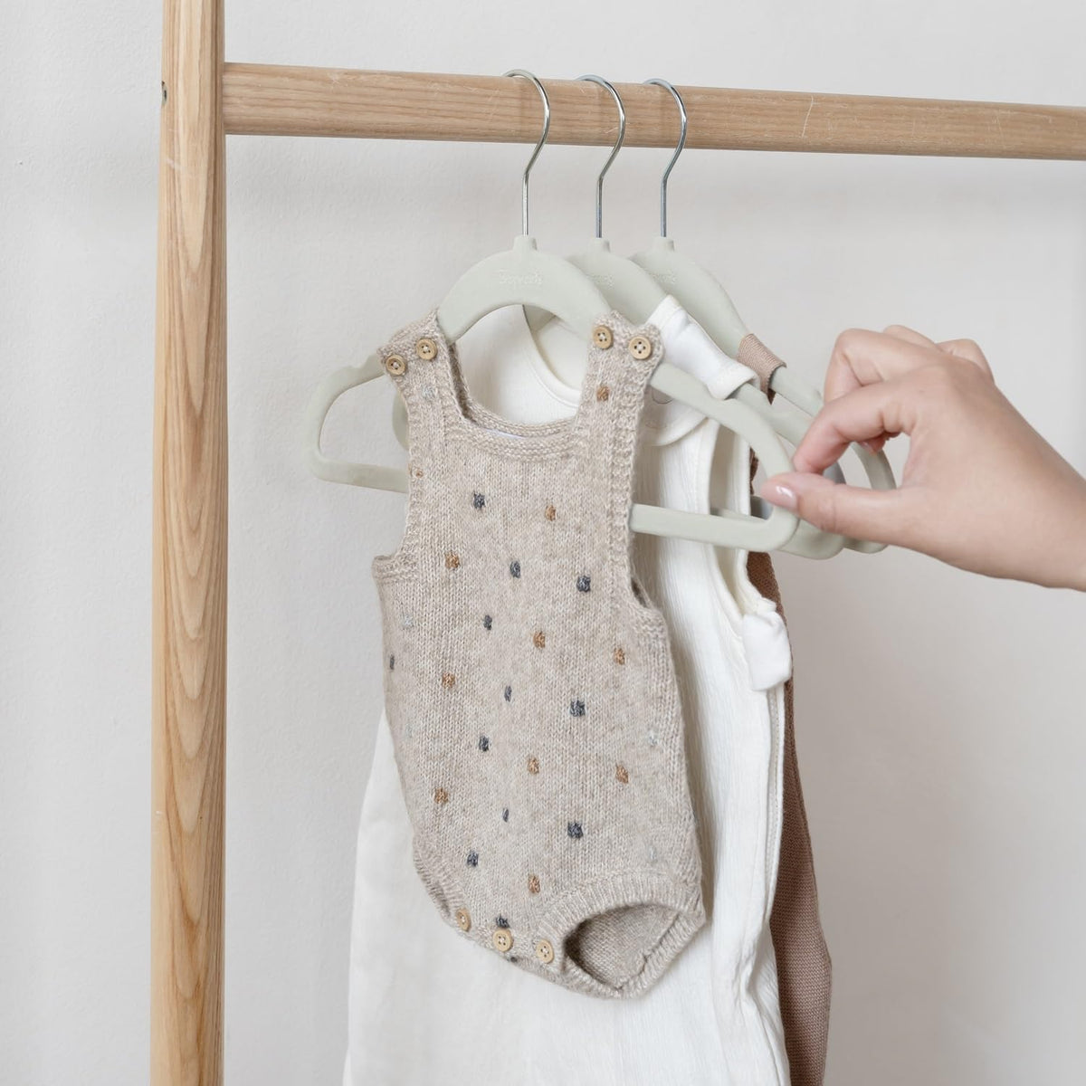 3 Sprouts Velvet Baby Hangers, Non Slip Slim, Light Green, 30 Pack