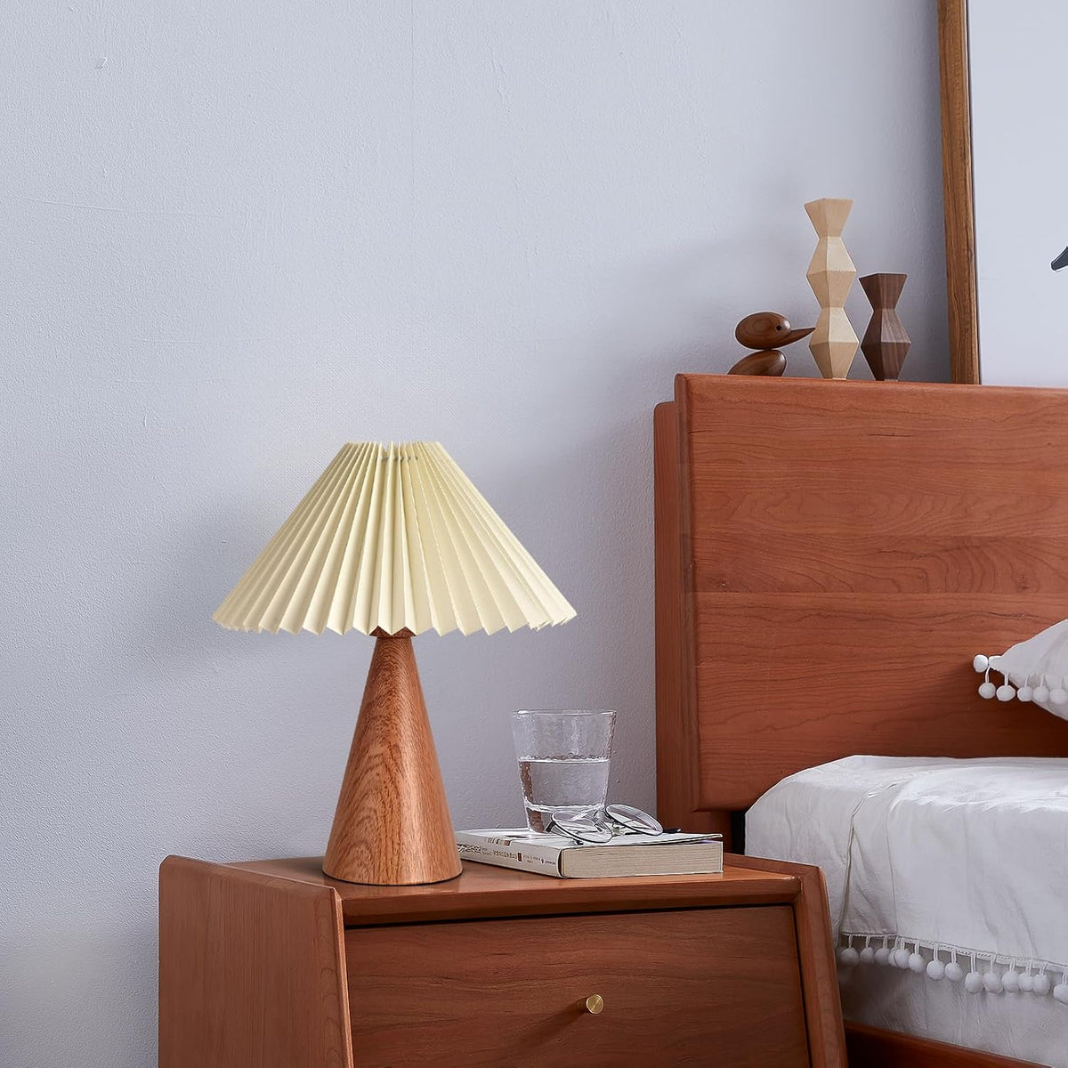 Ziqqeelam Wood Grain Small Table Lamp, Cute Table Lamp, Pleated Table Lamp, Wooden Bedroom Lamps for Nightstand, Small Scalloped Lamp Shade Table Lamps for Small Spaces for Bedroom,Living Room