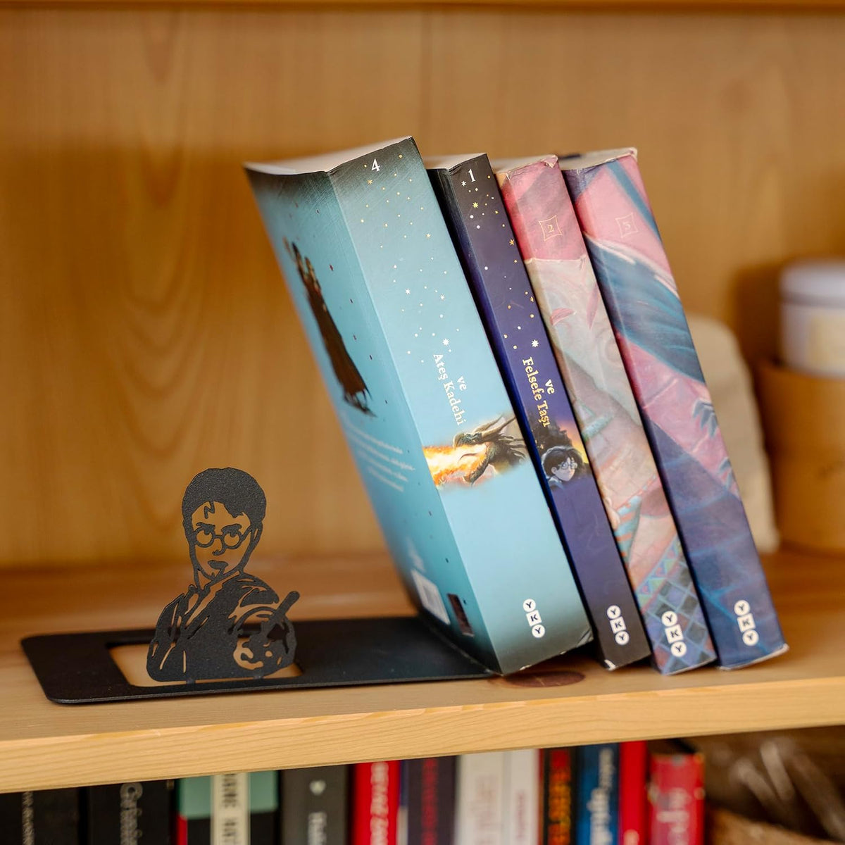 Renovatio Black Metal Bookend – Unique Decor for Home & Office – Wizard