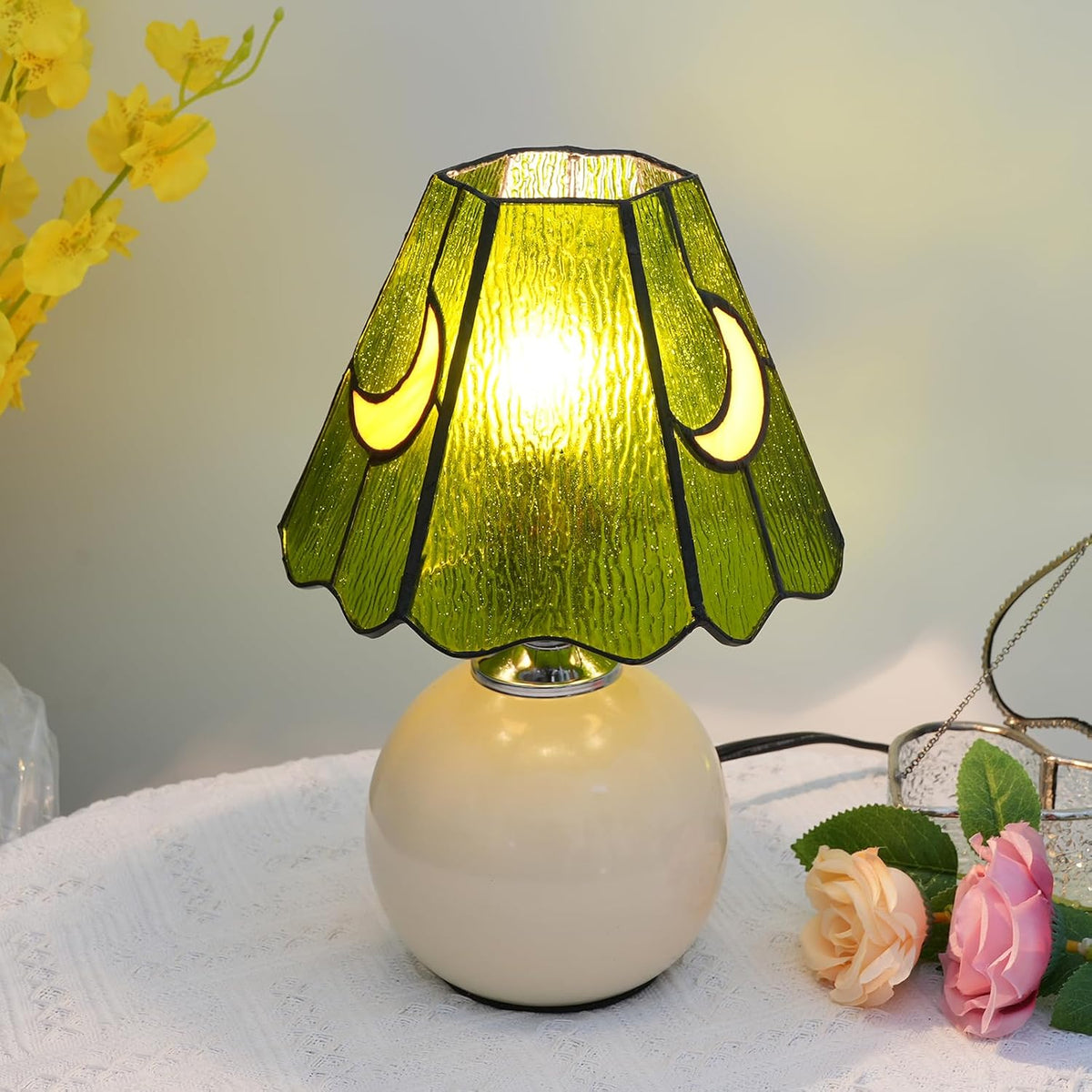 Tiffany Lamp Stained Glass Table Lamp Moon Mushroom Green Small Bedside lamp Living Room Dining Room Office Decoration Desk lamp Home Decoration Creative Gift Scene Prop