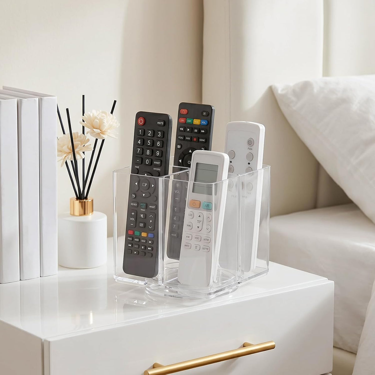 360 rotating Remote Control Holder, 4 Slot Clear Acrylic Remote Holder, TV Controller Holders Pencil Pen Holder Desk Lazy Susan Organizer for Home School Office