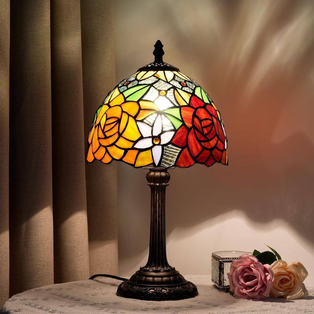 Tiffany Lamp Stained Glass Table Lamp Rose Flower Small Bedside Lamp Living Room Dining Room Office Decoration Desk Lamp Home Decoration Creative Gift