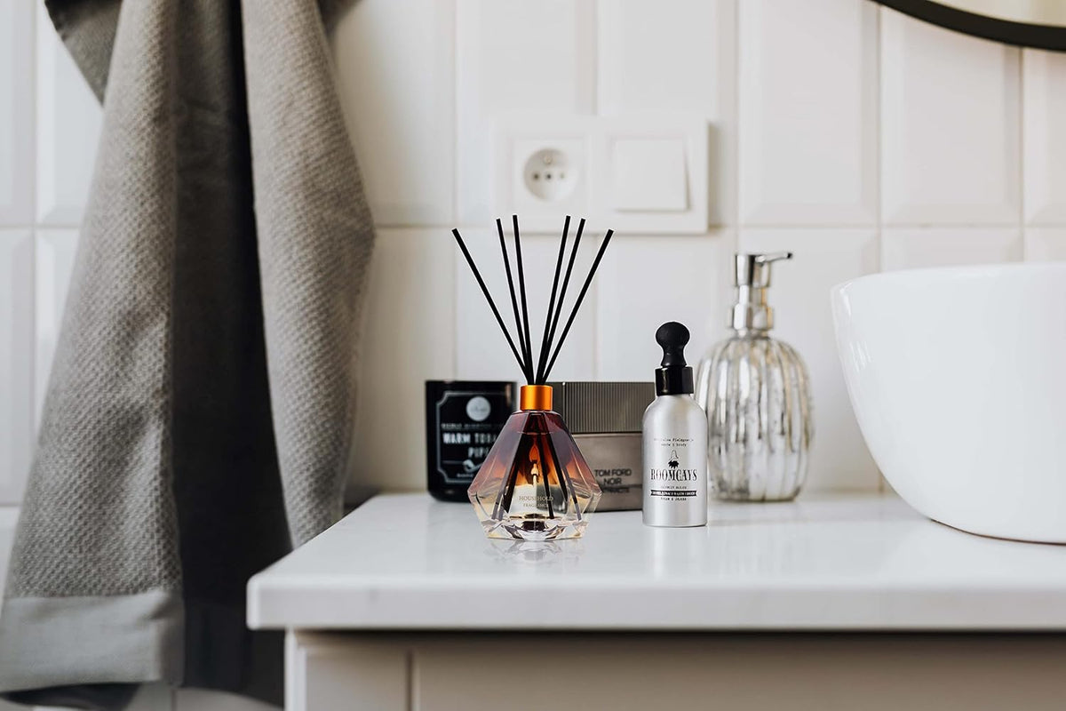 Reed Diffuser, Stick Oil Diffusers Set | Hotel White Tea Scent 3.4 fl oz Home Fragrance Diffuser with Fiber Sticks | Gift for Home Decor and Office Decor