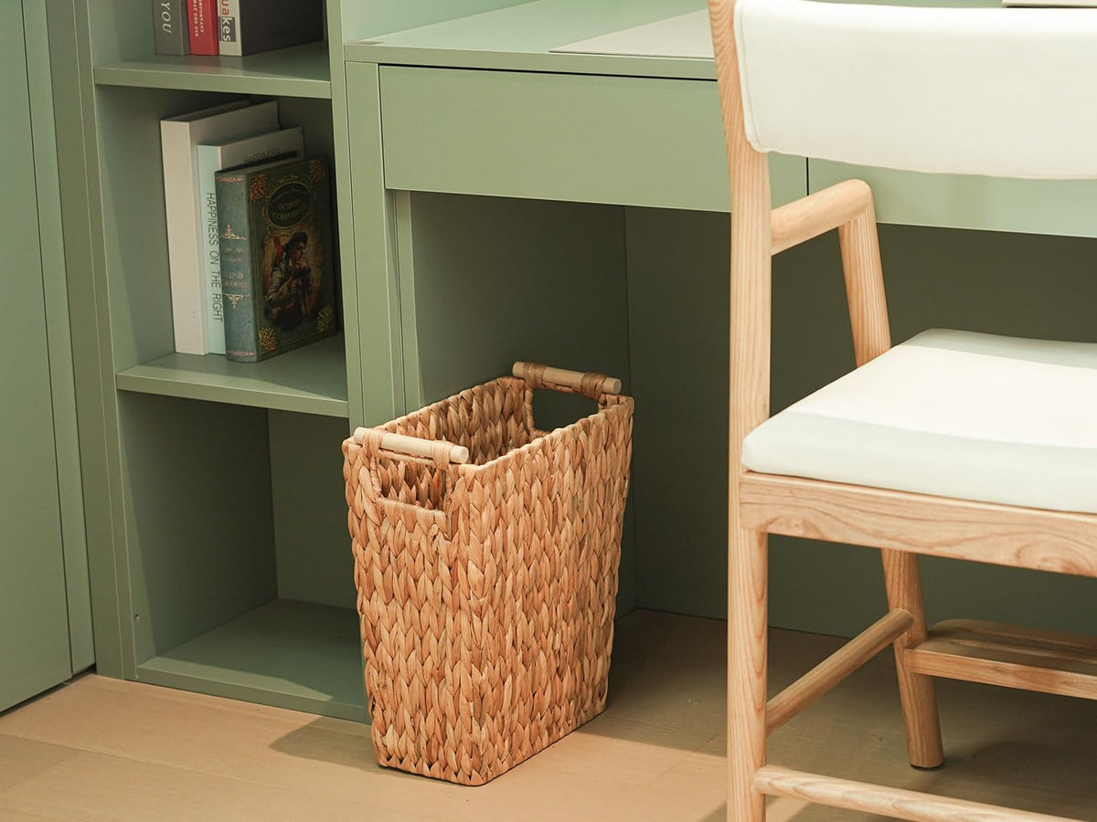 Coeusy 6 Gallon Wicker Trash Can with Wooden Handle,Wicker Waste Basket for Bathroom,Bedroom,Large Narrow Water Hyacinth Trash Basket,Rattan Boho Decor Farmhouse Bathroom Trash Can