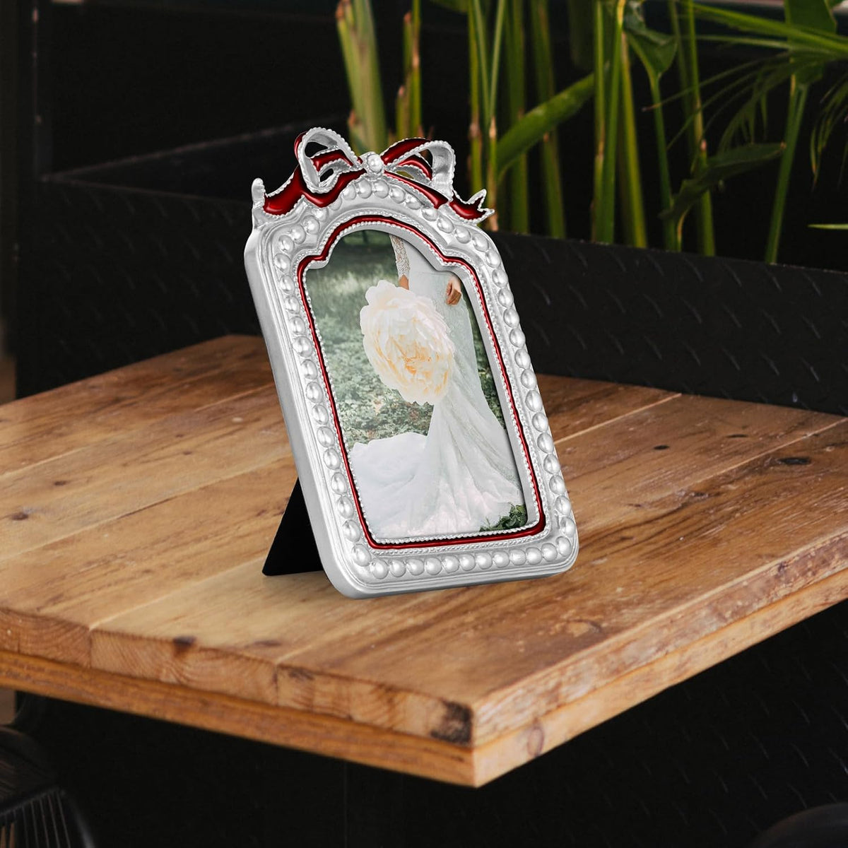 GUOER Vintage 5x7 Picture Frame with Bow Antique Ornate Table Top and Wall Mounting Photo Frame with High Definition Glass Front for Home Decor, Photo Gallery, Art(5x7, Silvery & Red)