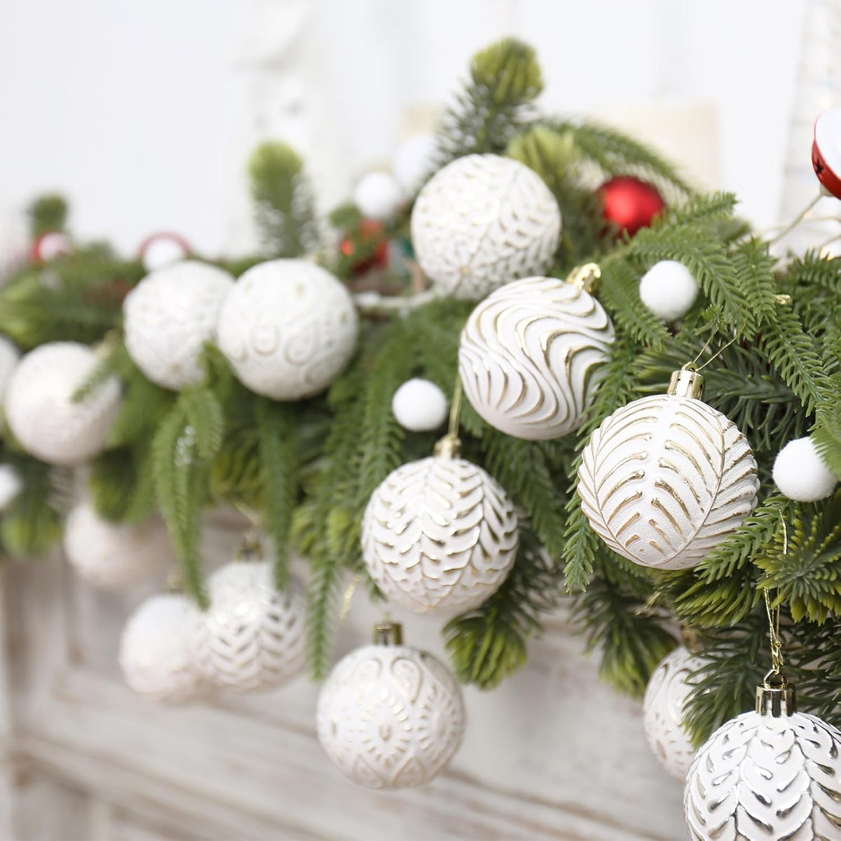 30PCS Gold/White Christmas Ball Ornaments Set for Xmas Tree Decorations