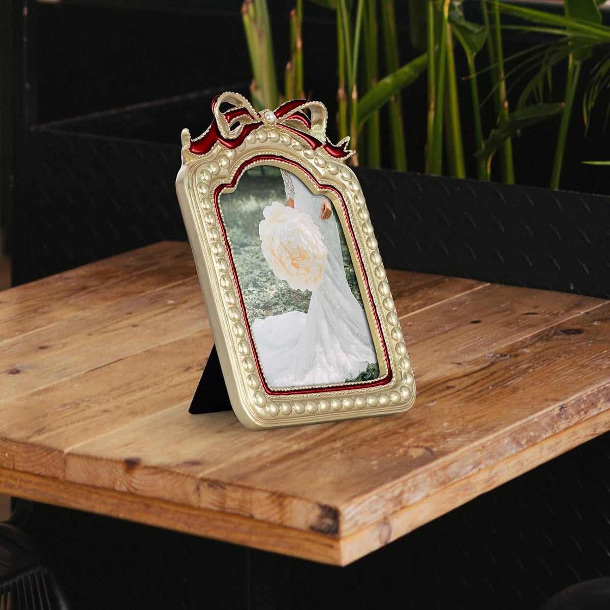 GUOER Vintage 5x7 Picture Frame with Bow Antique Ornate Table Top and Wall Mounting Photo Frame with High Definition Glass Front for Home Decor, Photo Gallery, Art(5x7, Gold & Red)