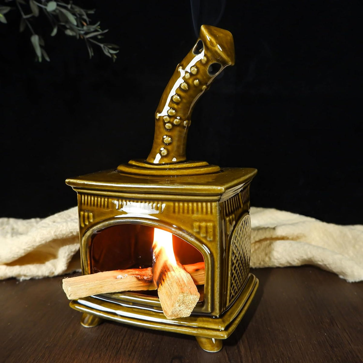 MOUGIGI Handcrafted Dark Green Ceramic Palo Santo Holder & Incense Burner