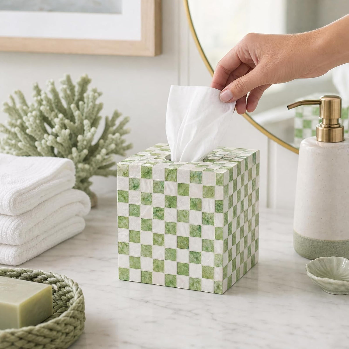 YANGQIHOME Capiz Shells Tissue Box Cover, Handmade Decorative Tissue Box Holder with Mother of Pearl, Square Facial Tissue Holder for Bathroom, Living Room, Kitchen, 5.5" x 5.5" x 5.9" (Green)