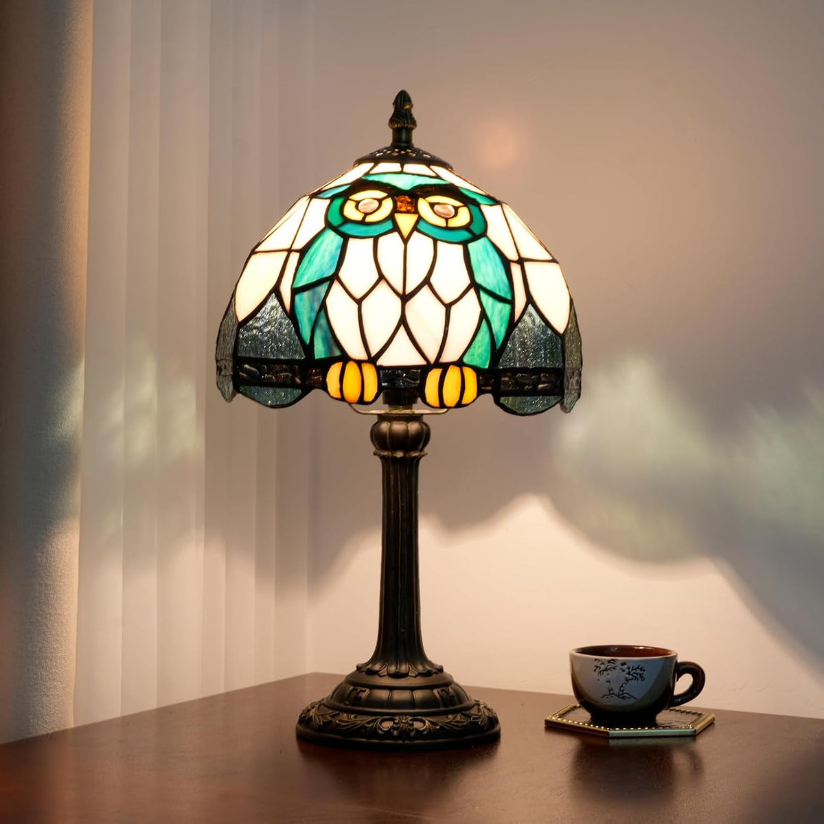 Tiffany Owl Animal Stained Glass Table Lamp Handmade Bedside Table Night Unique Cute Accent Nightstand Light Antique Art Craft Gifts Lamp for Home Office Dormitory Bar Decorate