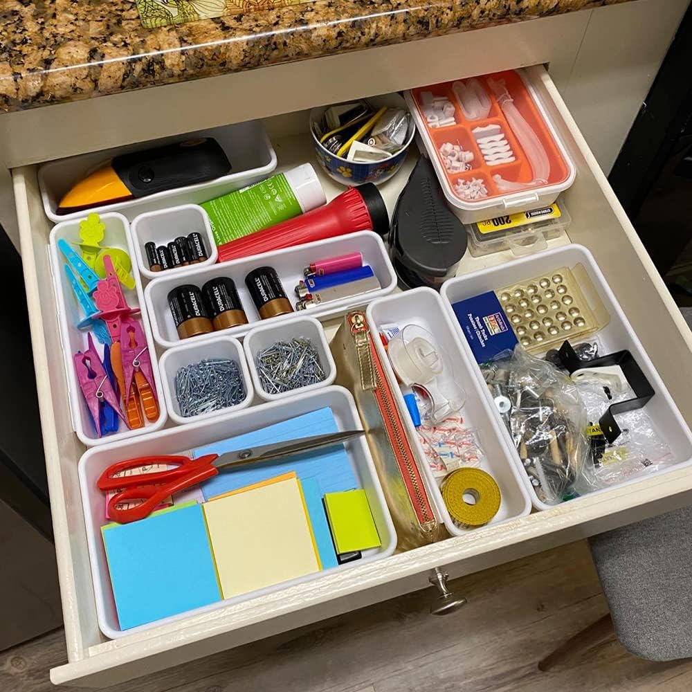 BOPART 25pcs Drawer Organizer Trays for Makeup Jewelries or Gadgets Storage Bins Interlocking for Office, Bedroom Dresser, Bathroom Vanity, Kitchen Junk Drawers Organization - White