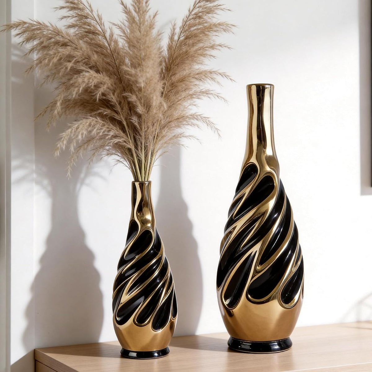 Yundu Gold with Black Vase Set of 2