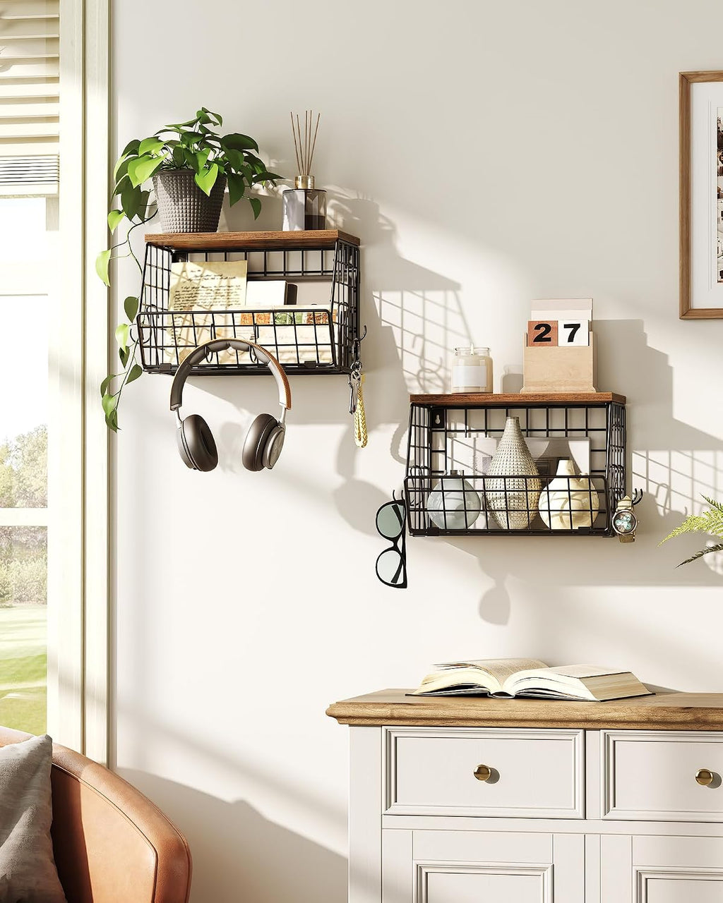CHOEZON 2-Tier Fruit Basket for Kitchen, Stackable Hanging Basket Wire Baskets with Wooden Lid, Wall-Mounted Kitchen Counter Organizer for Fruit, Vegetable Storage, Rustic Brown and Black TCW02P2BF