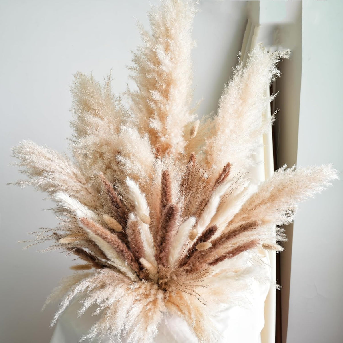 Decorative Tall Pampas Grass for Floor Vase – Premium Large Pampas Grass Decor Tall, 17"-40" Pampas Grass Stems, Dried Pampas Grass Decor Tall, Natural Pampas Grass with Beige Decor and Boho Feathers
