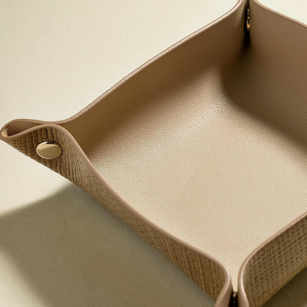 OLETHA Foldable Valet Tray, Travel Essentials, Raffia Embossed, Wheat