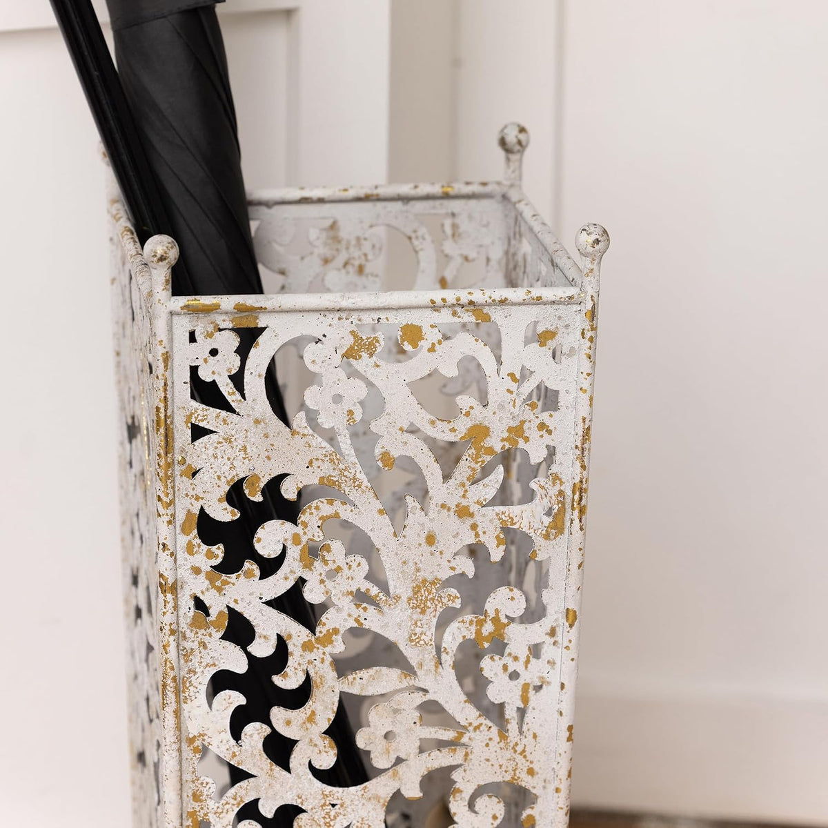 Vintage White Metal Umbrella Holder with Ornate Cutout Pattern Antique Decorative Umbrella Stand with Detachable Drip Tray for Entryway Storage Umbrellas Canes & Walking Sticks (White)