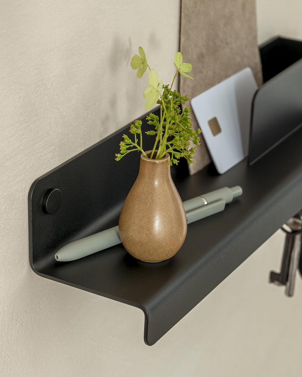 Kazai. Key Holder for Wall 'Holmsen' | Minimalist Key Hooks Design from Berlin | Modern Key Hanger with Metal Shelf | Key Hook Wall Mounted as Hallway Furniture | Black