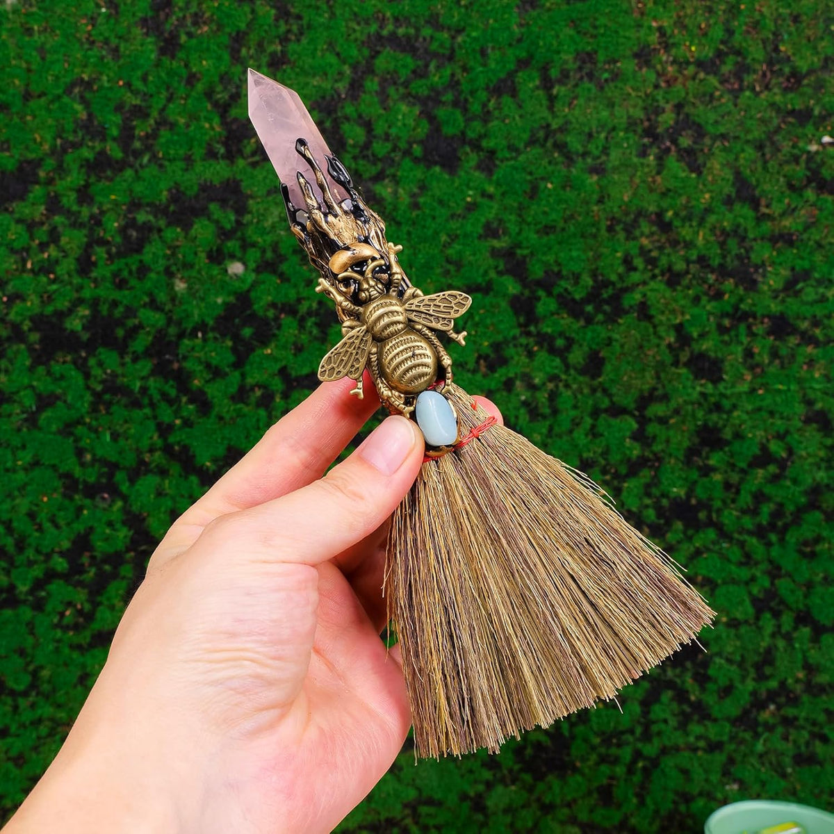 Witch Cinnamon Broom Natural Crystal Magic Sweeper Rose Quartz Tower Broom 7.08"-7.87" Healing Crystal Point Witch Altar Supplies for Crystal Therapy Cleaning Bedroom Office Home Decor Gift