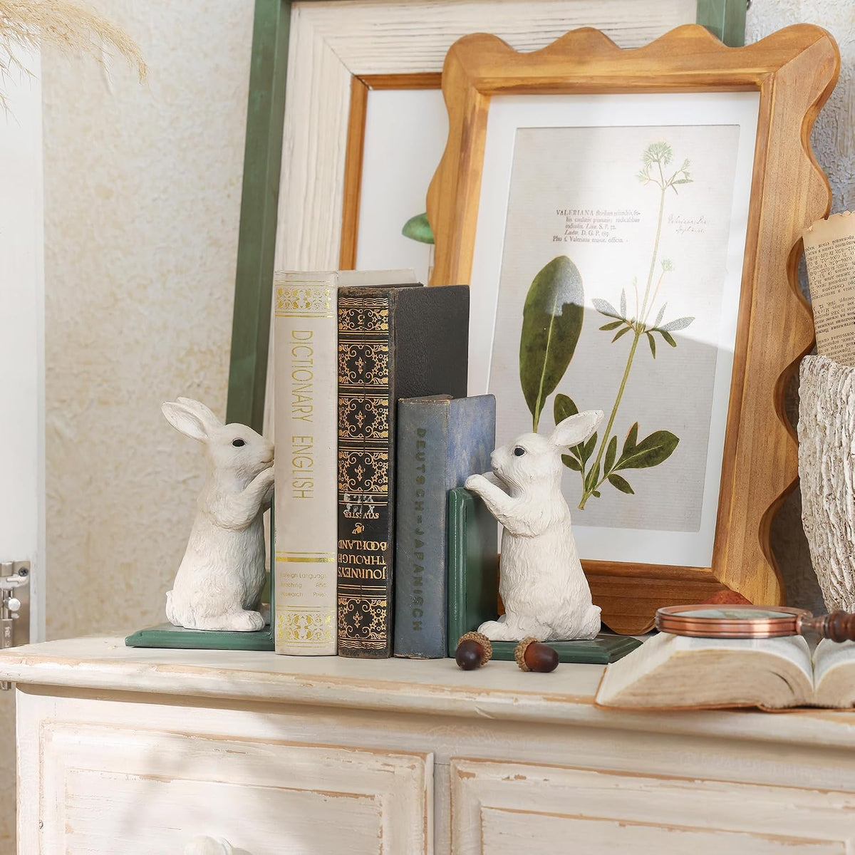 NIKKY HOME Heavy Duty Non Slip Rustic Bunny Metal Bookend Cute Rabbit Book Ends Book Stoppers for Easter Decor Home and Office Shelves