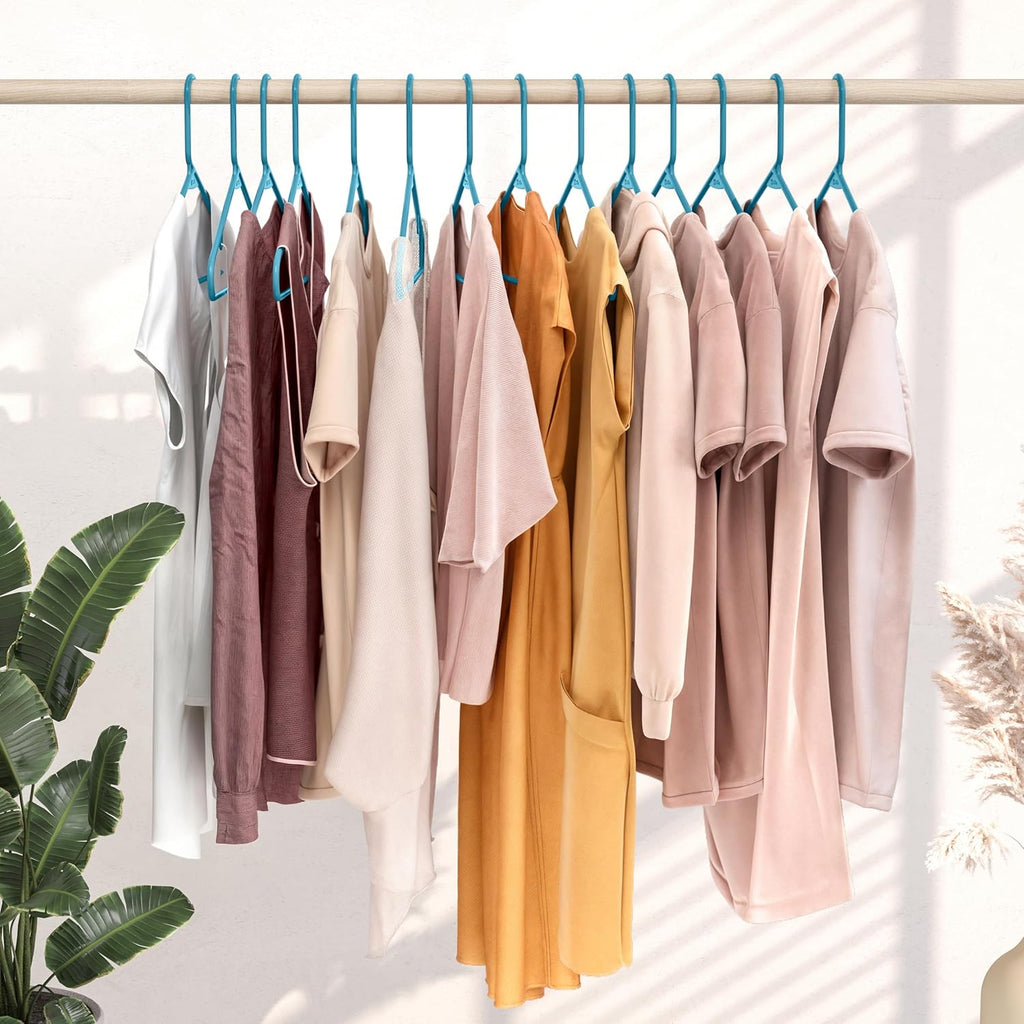 Plastic Hangers 20 Pack Blue - Clothes Hangers - Makes The Perfect Coat Hanger and General Space Saving Hangers for Closet and New Apartment Essentials - Percheros Ganchos para Colgar Ropa Hangars