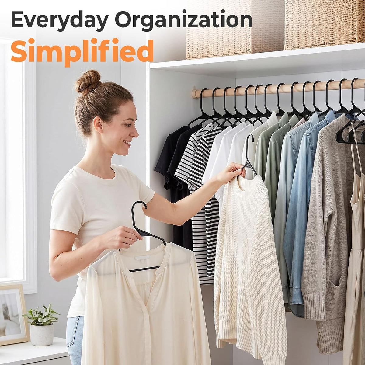 HOUSE DAY Black Plastic Hangers 16 Pack – Slim Space Saving Clothes Hangers