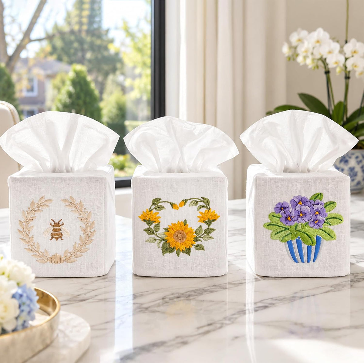 Jacaranda Living Square Tissue Box Cover, Linen/Cotton Fabric Tissue Holder, Decorative Cloth Tissue Cube Cover, Embroidered Bee Designs, Napoleon Bee Wreath (Beige)