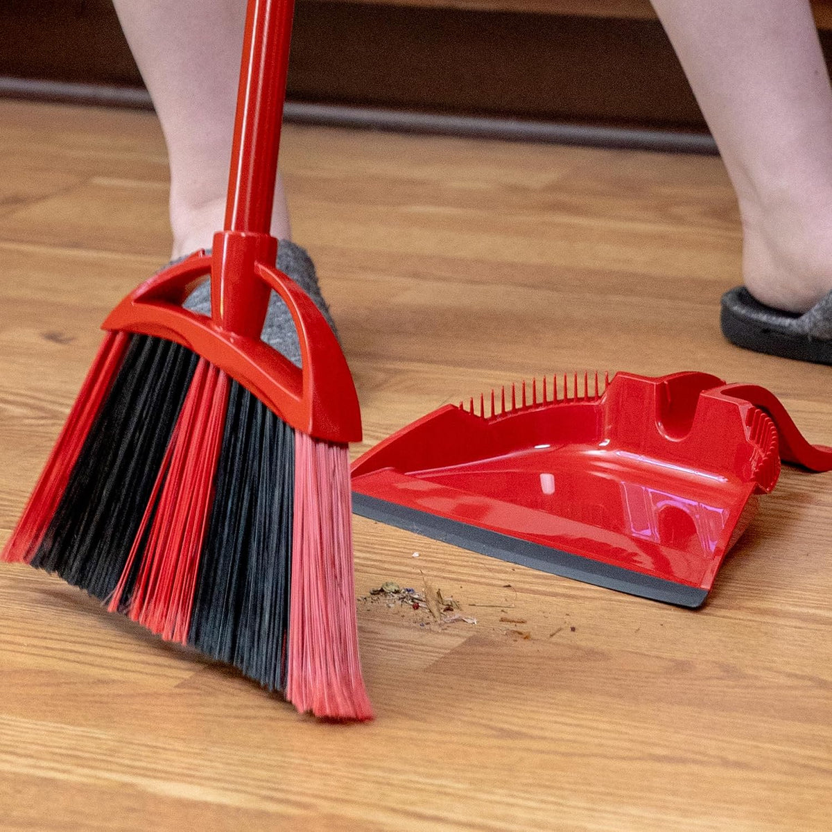 O-Cedar One Sweep Broom & Step-On Dustpan Set | Patented Wave Bristles Remove Over 99% of Dirt in One Pass | Lightweight & Quiet for Pet-Friendly Cleaning