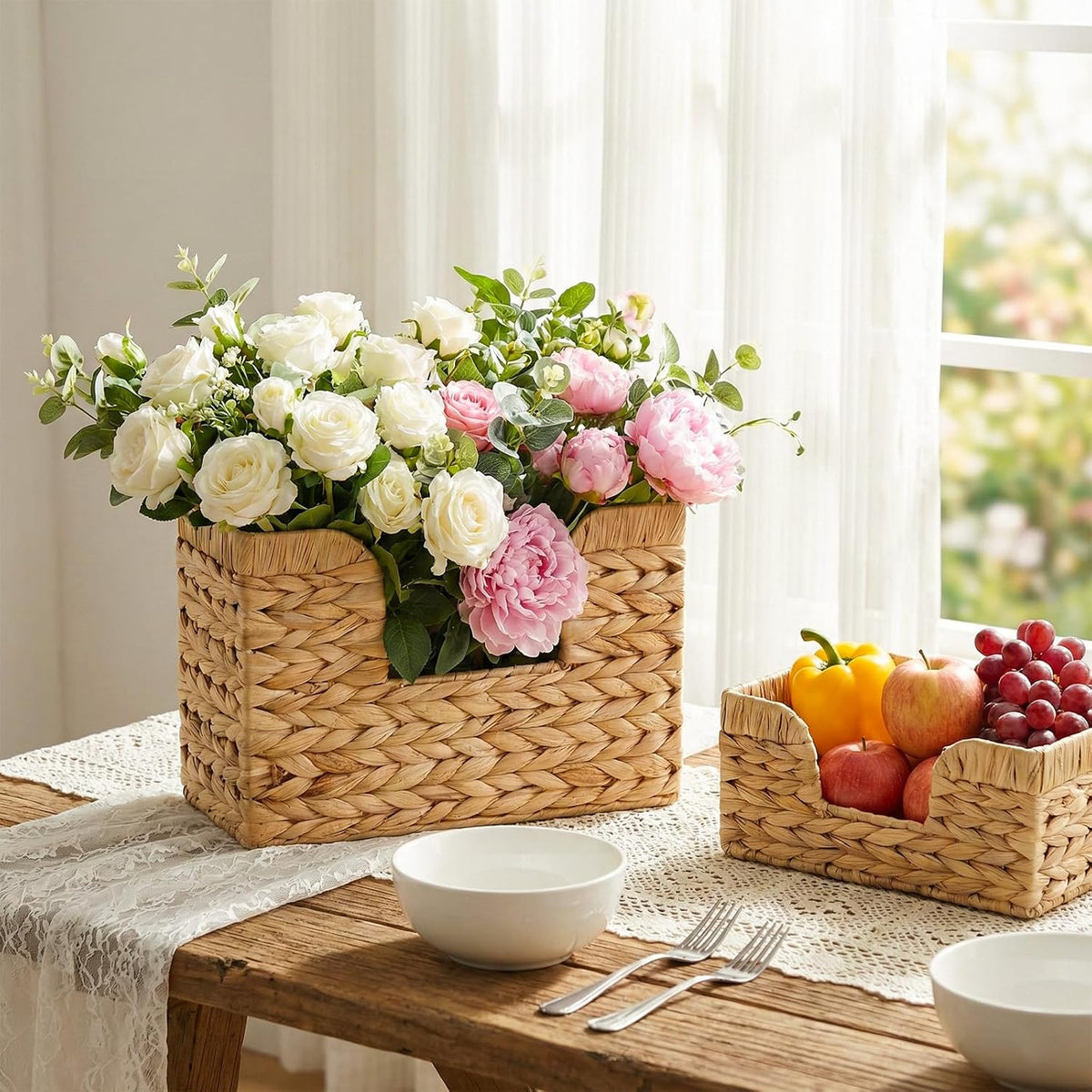Woven Hanging Magazine Holder, Water Hyacinth Hanging Magazine Basket 11.8 x 4.3 x 7.9 Inch Wall Mounted Basket for Mail Woven Wall Magazines Rack with Handle for Home Office