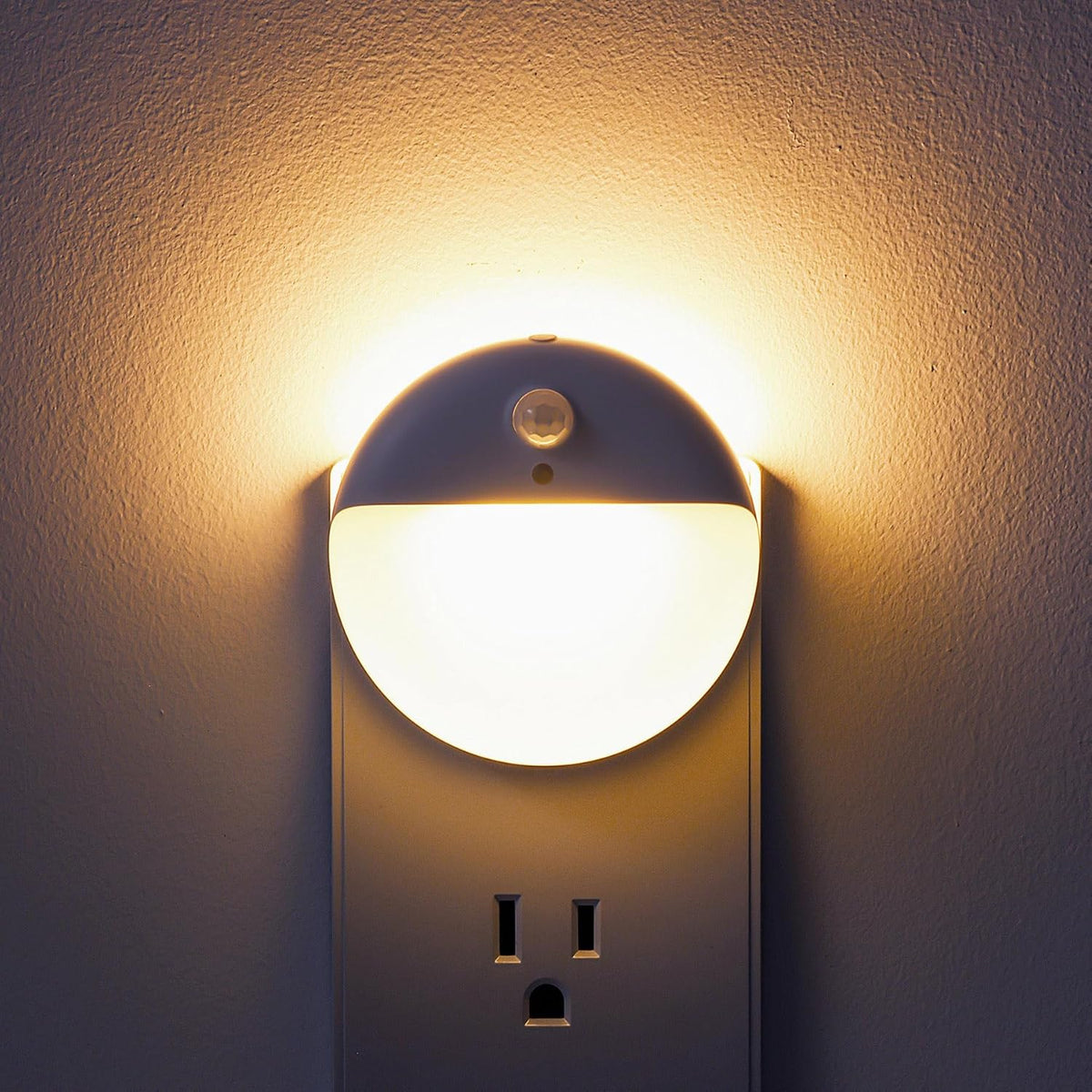 YUNLEX Motion Sensor Night Lights Plug into Wall, Dimmable 1-15lm, 2 Pack