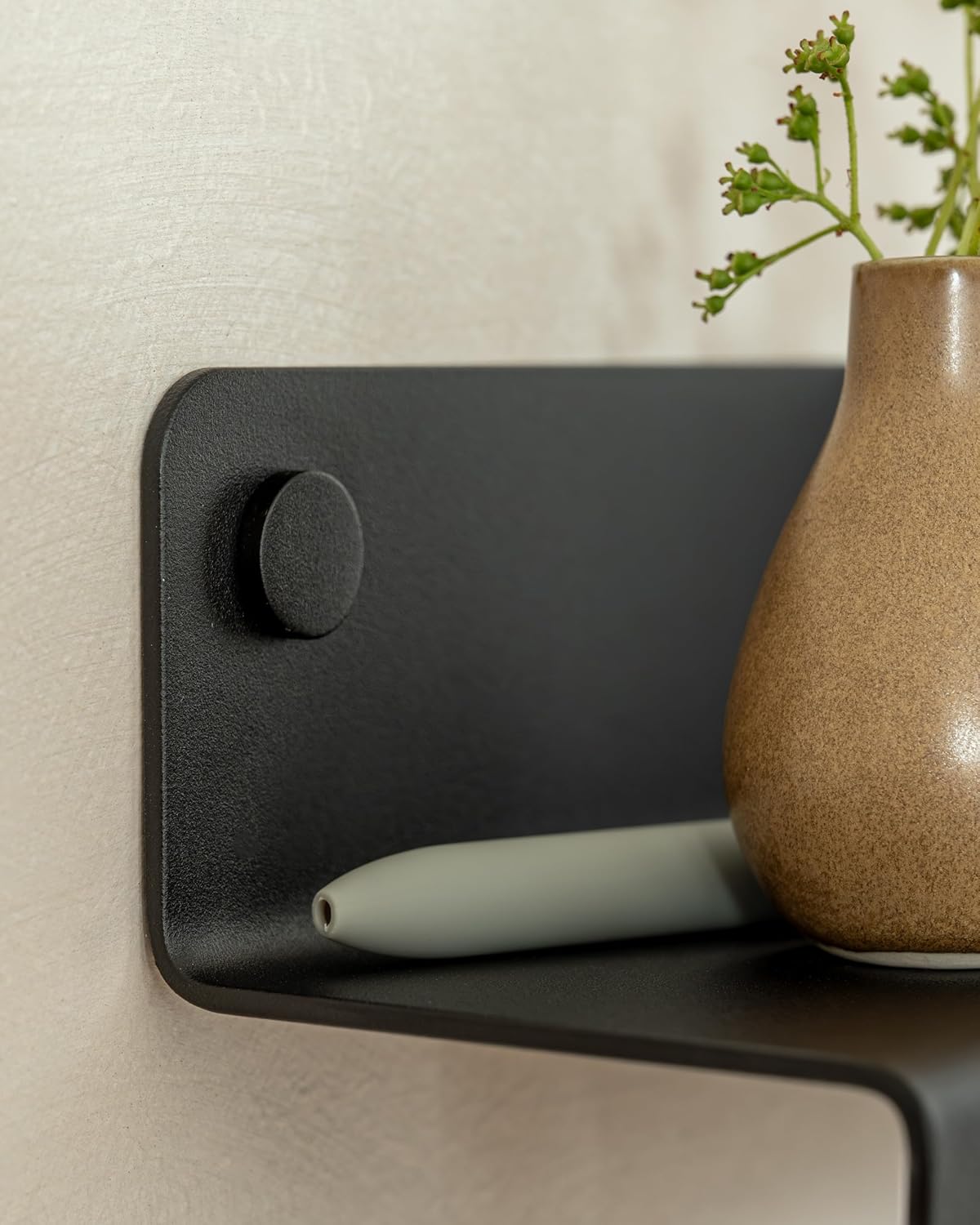 Kazai. Key Holder for Wall 'Holmsen' | Minimalist Key Hooks Design from Berlin | Modern Key Hanger with Metal Shelf | Key Hook Wall Mounted as Hallway Furniture | Black