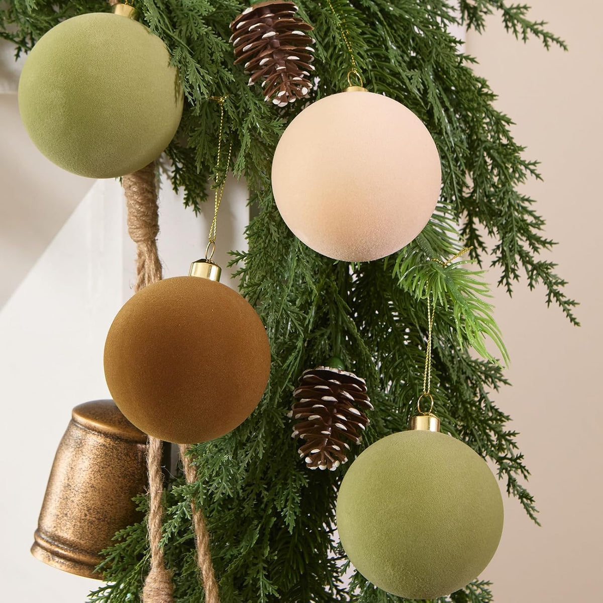 DN DECONATION 9Pcs Velvet Christmas Balls Set, Flocked Christmas Tree Decor