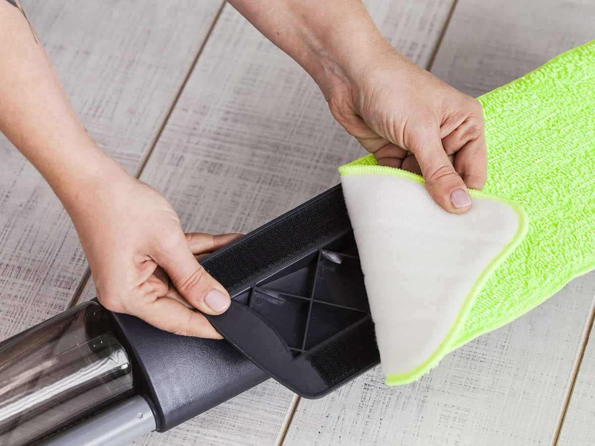 York Flat Spray Mop Reusable Microfiber Drying, Down Washing Function Pad Refill For Dry Or Wet Easy-To-Attach, Machine Washable Floor Cleaning In Size 42.5 14.5 Cm Pack Of 1 Green