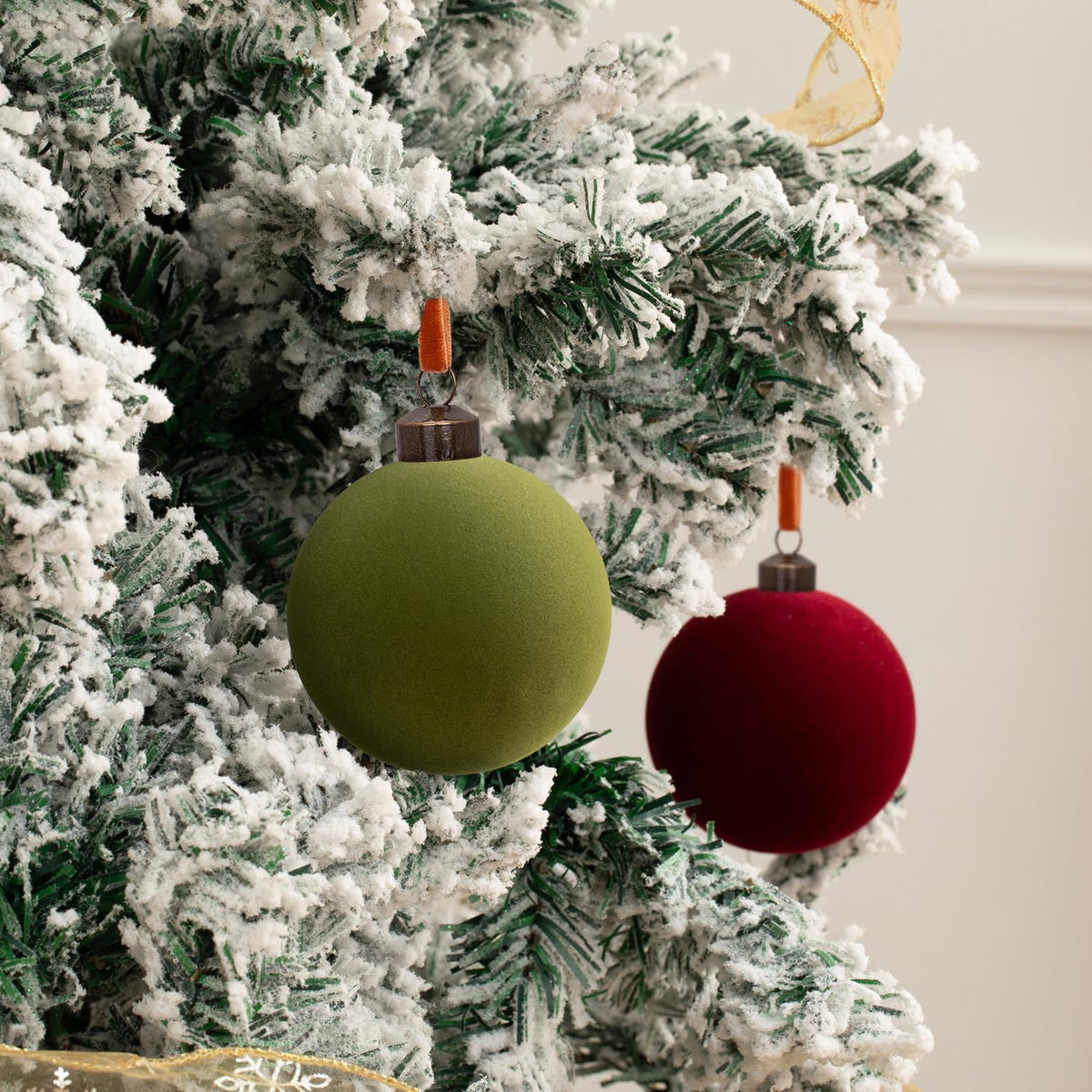 3.15" Velvet Christmas Ball Ornaments Set, 16 pcs Flocked Xmas Tree Decoration, Large Shatterproof Decorative Hanging Balls for Party Holiday Wreath Garland Home Décor (Red Brown Green White)