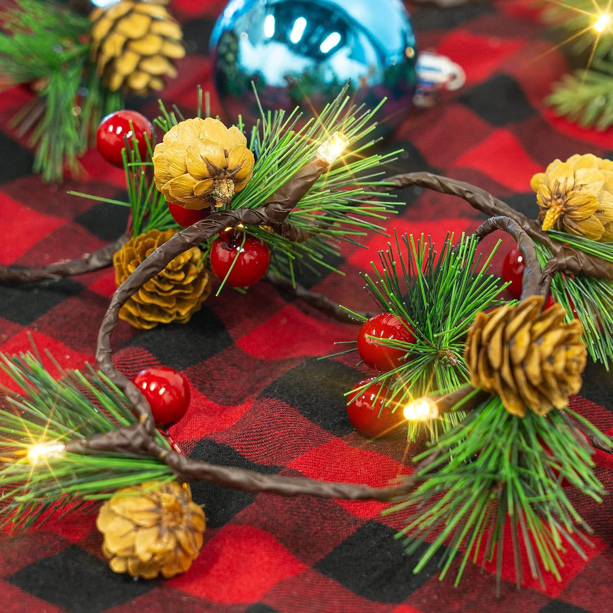 Dazzle Bright Pine Cone Christmas String Lights, Total 6.5FT 20LED Battery Operated Christmas Garland with 8 Modes, Red Berry Pine Cone Fairy String Lights for Indoor Outdoor Xmas Decorations