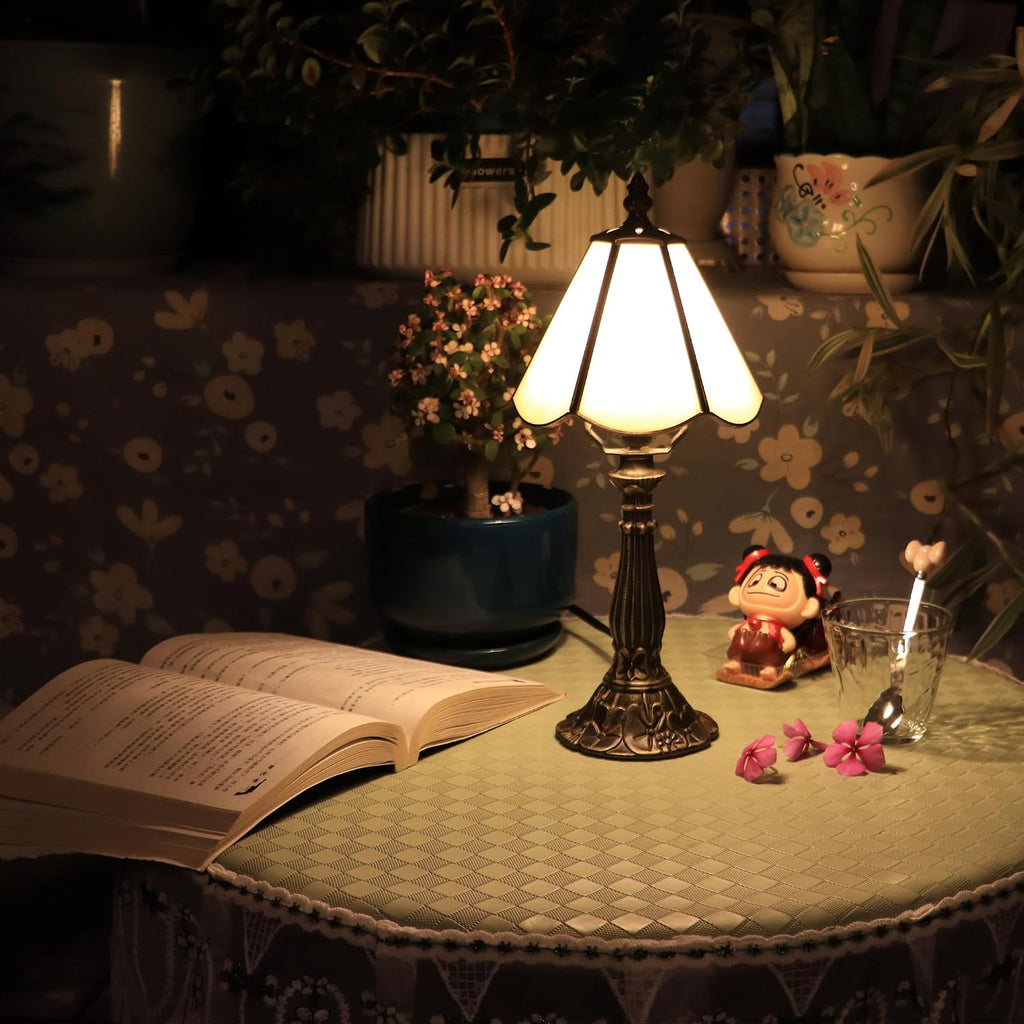 Small Tiffany Style Table Lamp Beige Stained Glass Lamp 14 Inch