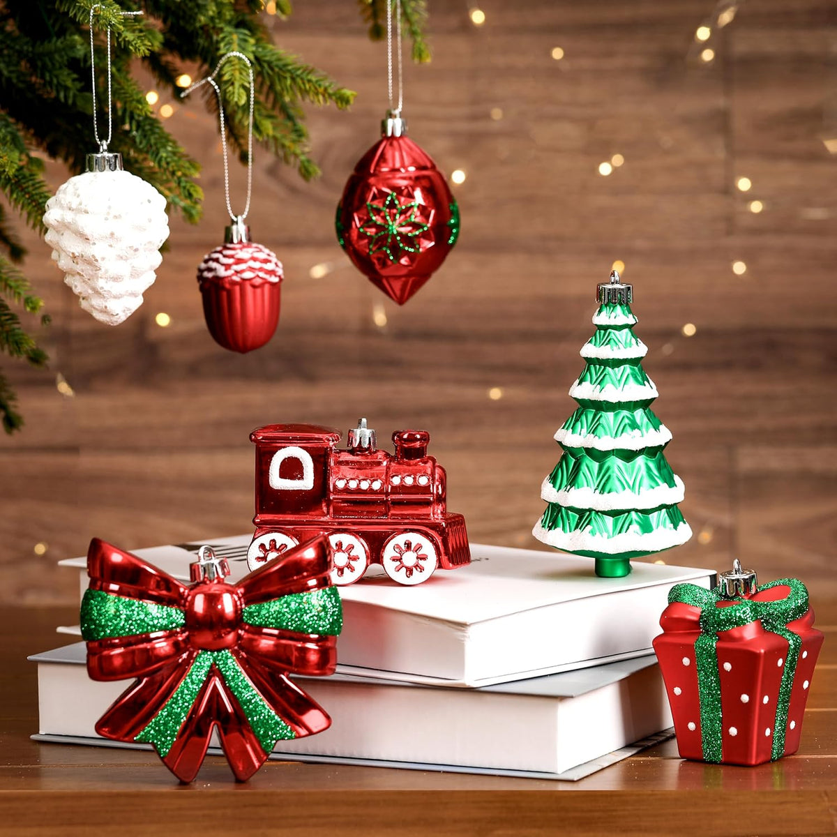 Alupssuc 82pcs Classic Christmas Balls Ornaments Set, Red, White and Green