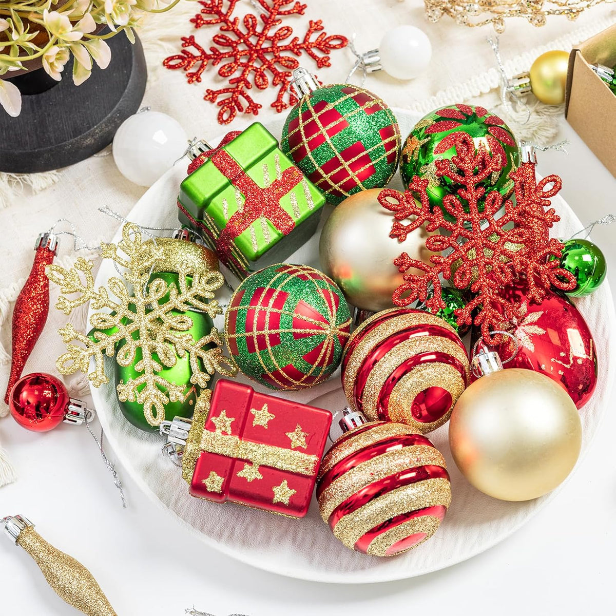 58pcs Classic Christmas Balls Ornaments Set, Red Green Gold Tree Hanging