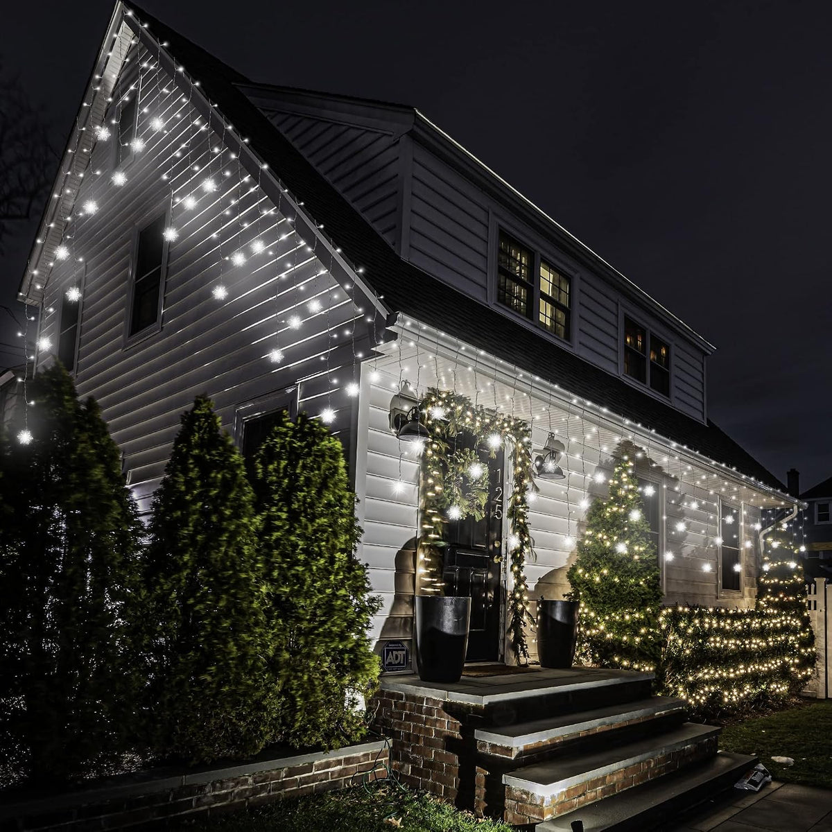 weillsnow White Icicle Lights Outdoor, 29.5 FT 360 LED Snowflake Icicle Lights with 72 Drops,Connectable Waterproof Hanging Christmas String Light for Indoor Outdoor Eaves Window Porch Decoration