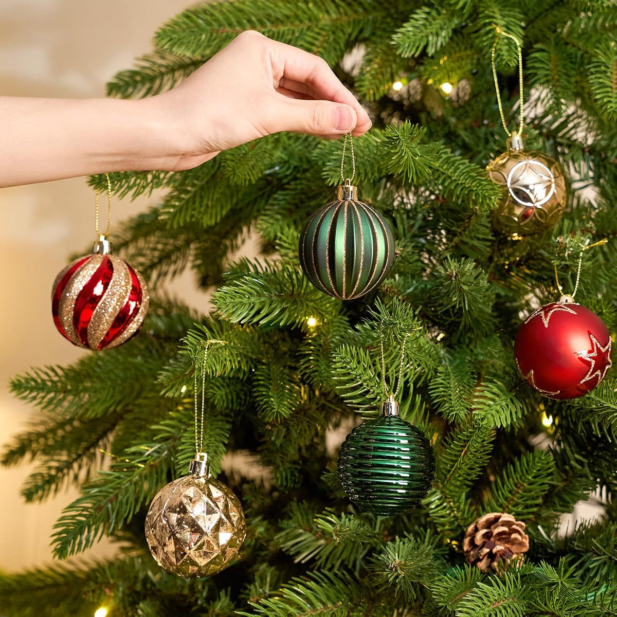 JORNOY Christmas Ornaments Set, 16ct Shatterproof Christmas Ball Ornaments Bulk for Xmas Decorations - 2.36 inch Plastic Decoative Hanging Ornaments for Xmas Tree Decor, 16ct, Red & Green & Gold