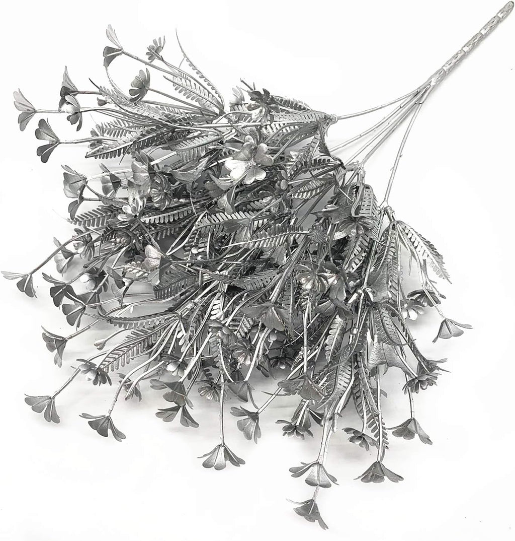 Artificial Plants for Christmas, Fake Silver Plant Four Leaves Clover Plant Bushes Faux Shrubs Greenery Indoor Outside Hanging Planter Home Garden Decor Festival Decoration - Silver 4 Pcs