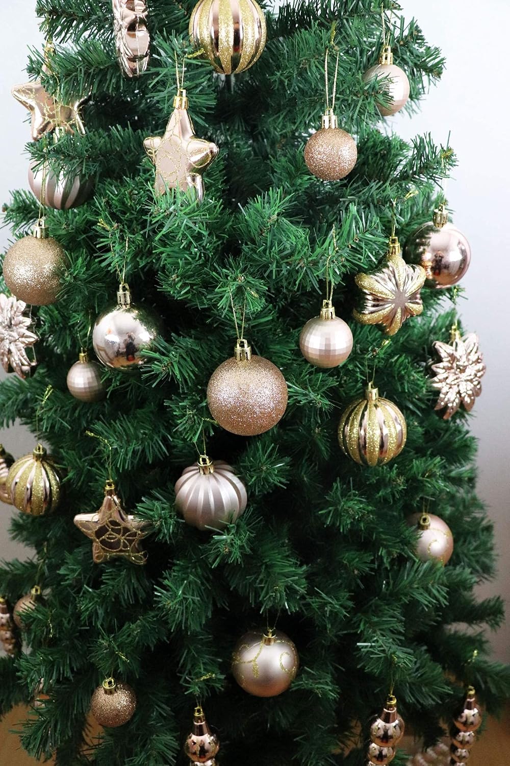 73ct Assorted shatterproof Christmas Ornaments Luxury Collection Set in Reusable Hand-held Gift Package for Christmas Tree Decoration (Champagne)