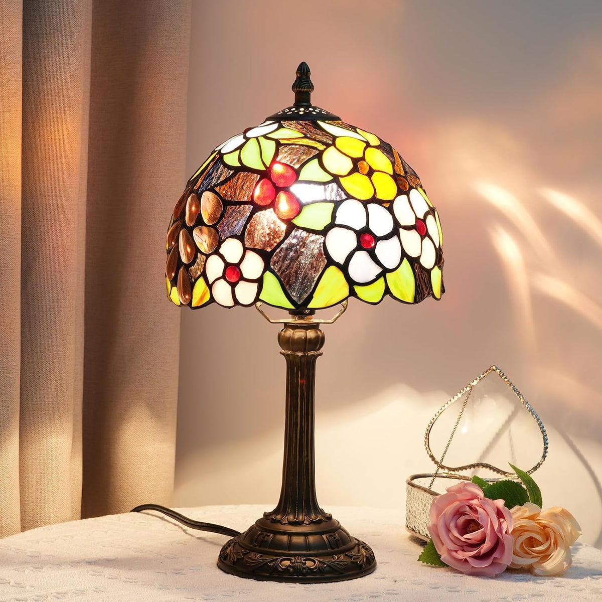 Tiffany Lamp Stained Glass Table Lamp Grape Style Small Bedside Lamp Living Room Dining Room Reading Office Decoration Desk Lamp Home Decoration Creative Gift