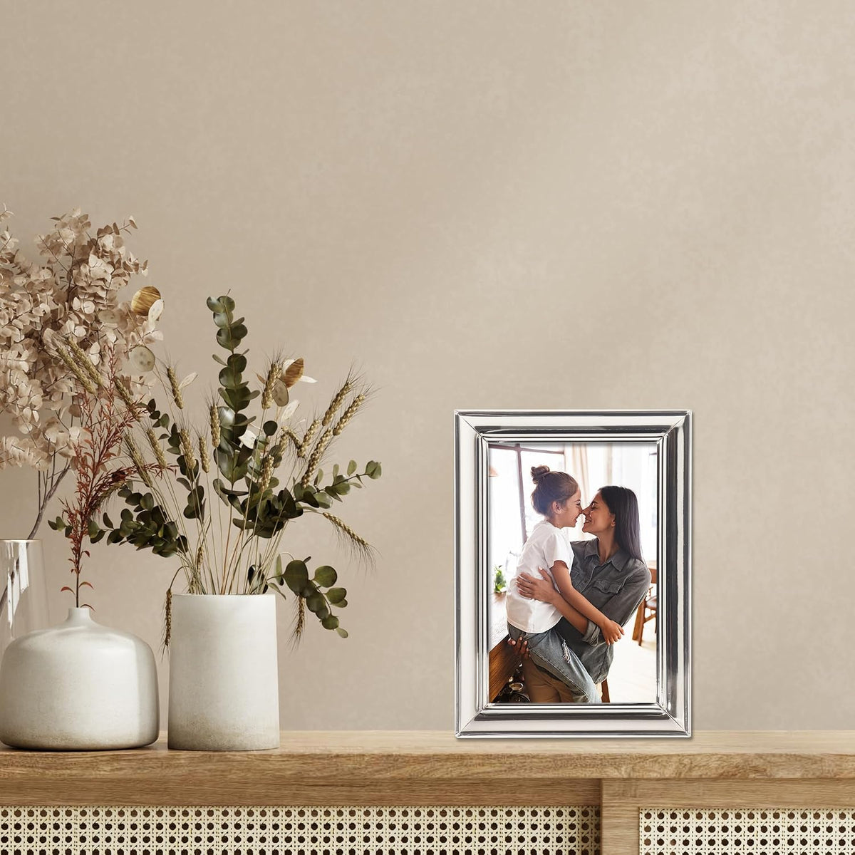 Lawrence Frames Strata Metal Picture Frame, 4x6, Silver