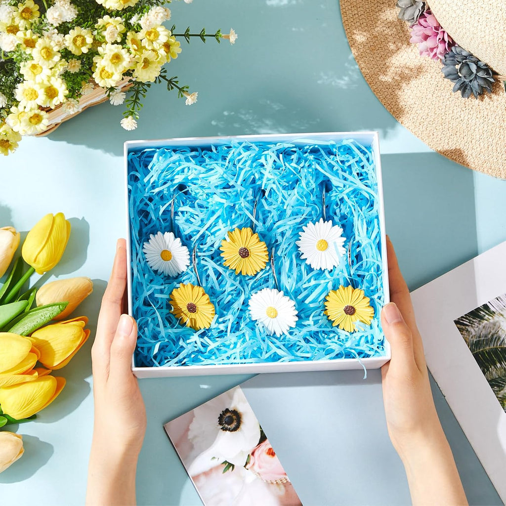 Yungyan 12 Pcs Daisy Flower Shower Curtain Hooks Sunflower Shower Curtain Rings 2 Colors Floral Decorative Hanger Hooks for Summer Wedding Living Room Bedroom Bathroom Restroom Decor