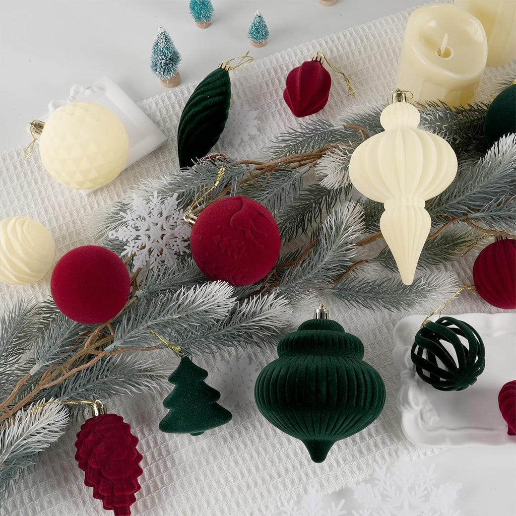 18Pcs Velvet Christmas Tree Ornaments Set, Flocked Hanging Christmas Balls Ornaments, Shatterproof Red Green White Hanging Balls Decorations Assortment for Xmas Tree Winter Holiday Home Party Decor