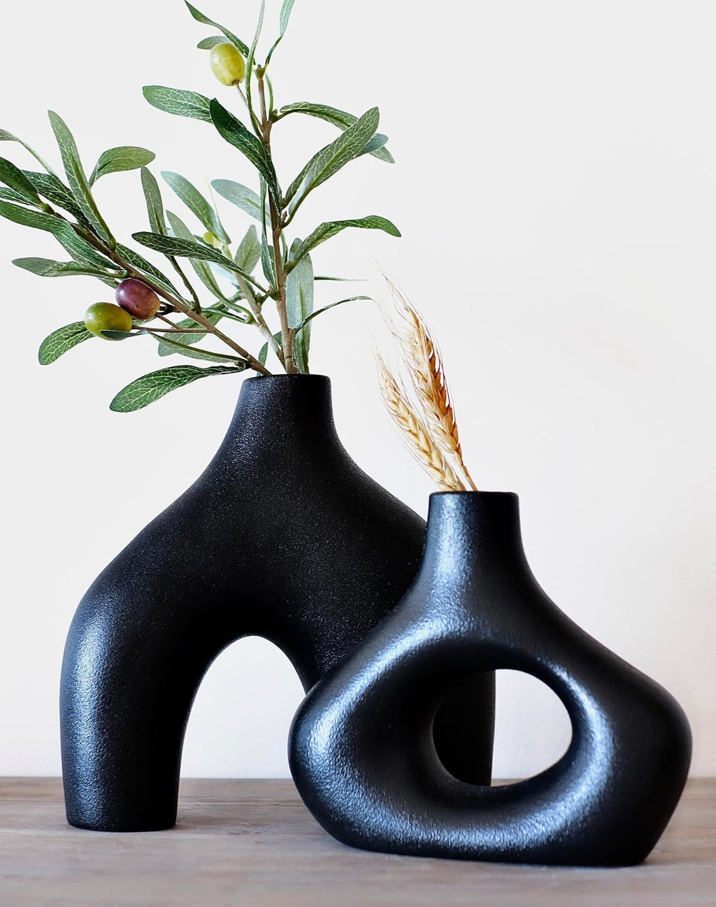 Carrot's Den Black Ceramic Modern Vase Set of 2, Donut Shelf Decor, Black